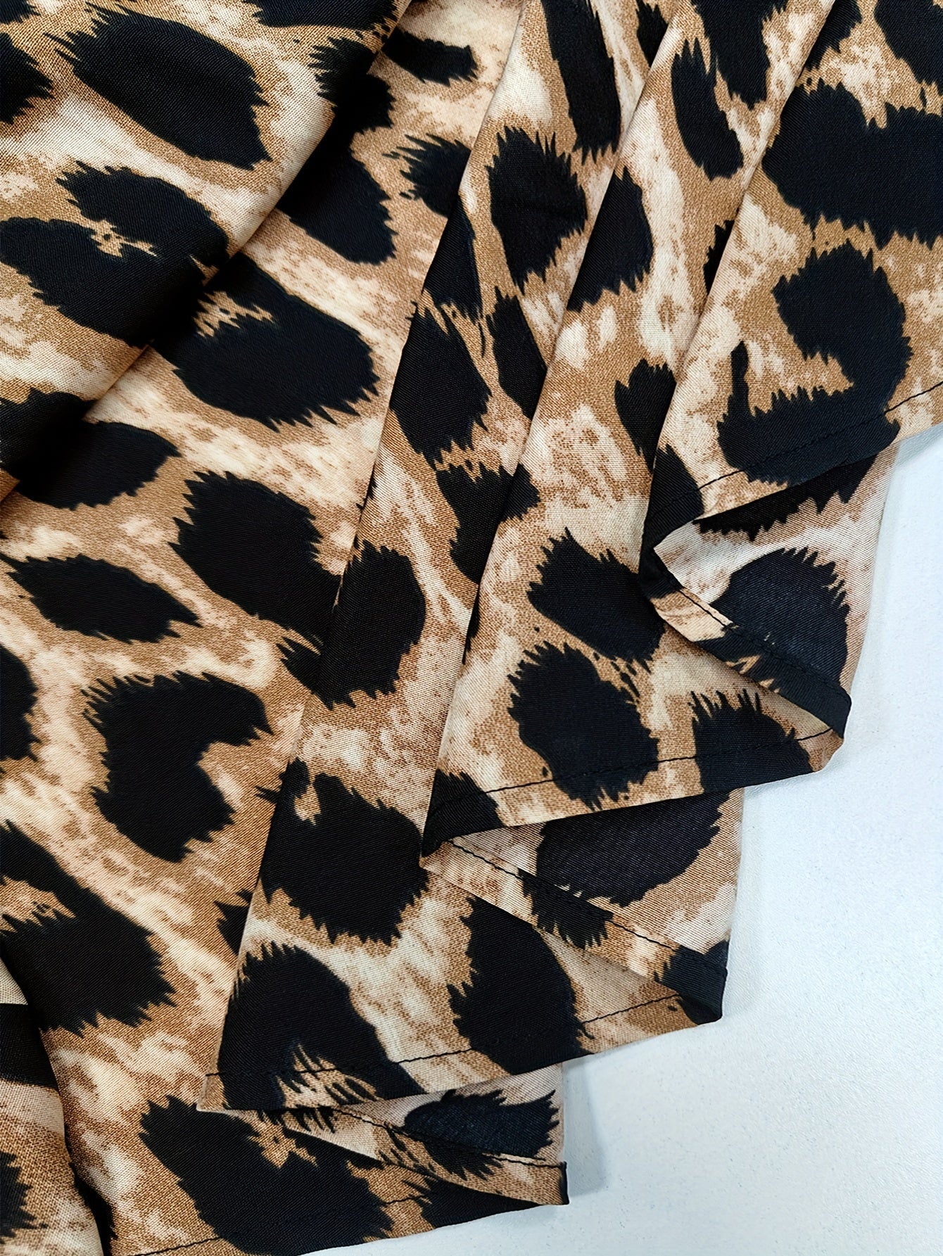 Maud – Katoenen Midi Panterprint Blouse Jurk Met V-hals