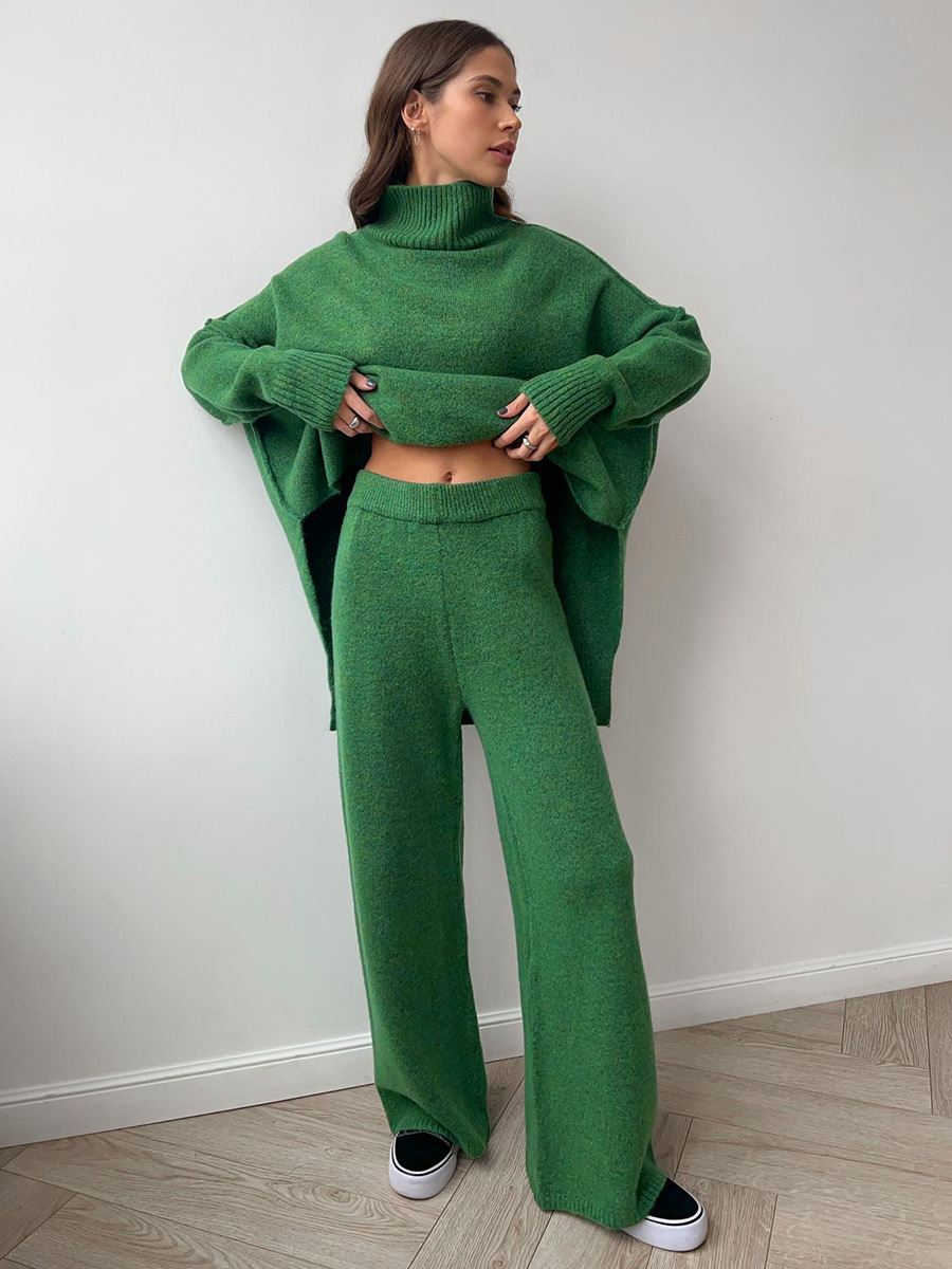 Hazel – lounge set van zachte knit met hoge col en wijde broek