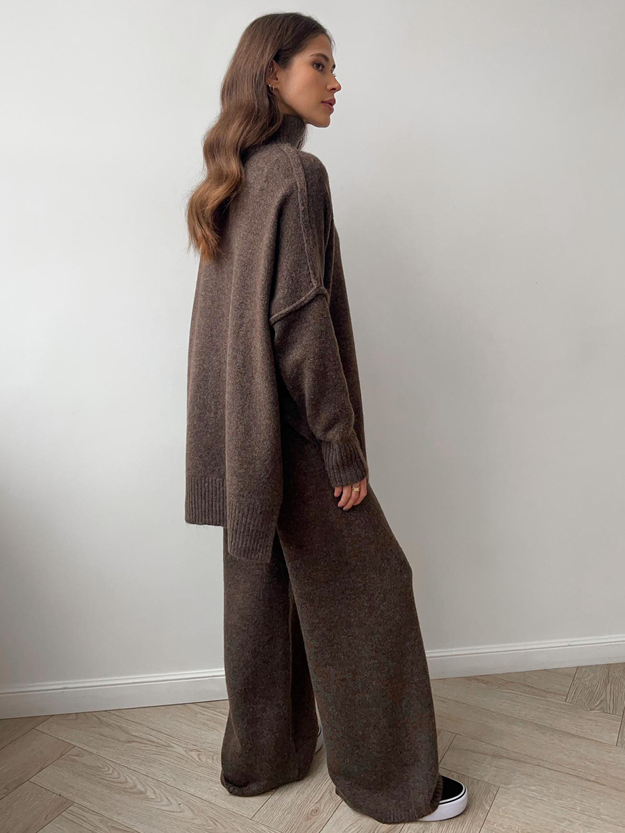 Hazel – lounge set van zachte knit met hoge col en wijde broek