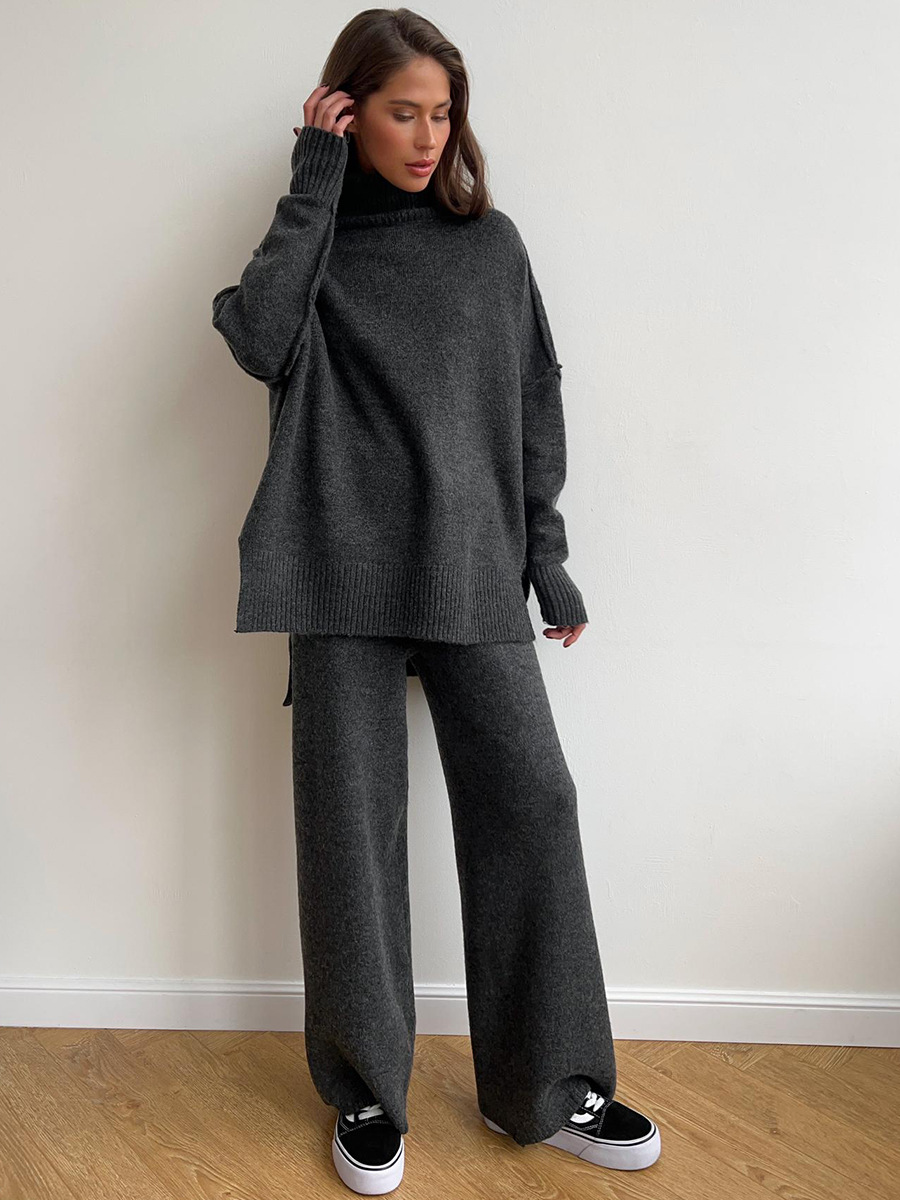 Hazel – lounge set van zachte knit met hoge col en wijde broek