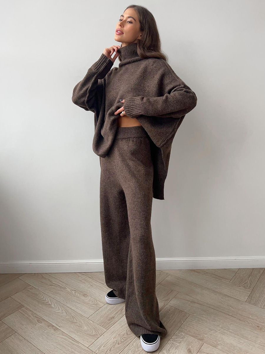 Hazel – lounge set van zachte knit met hoge col en wijde broek
