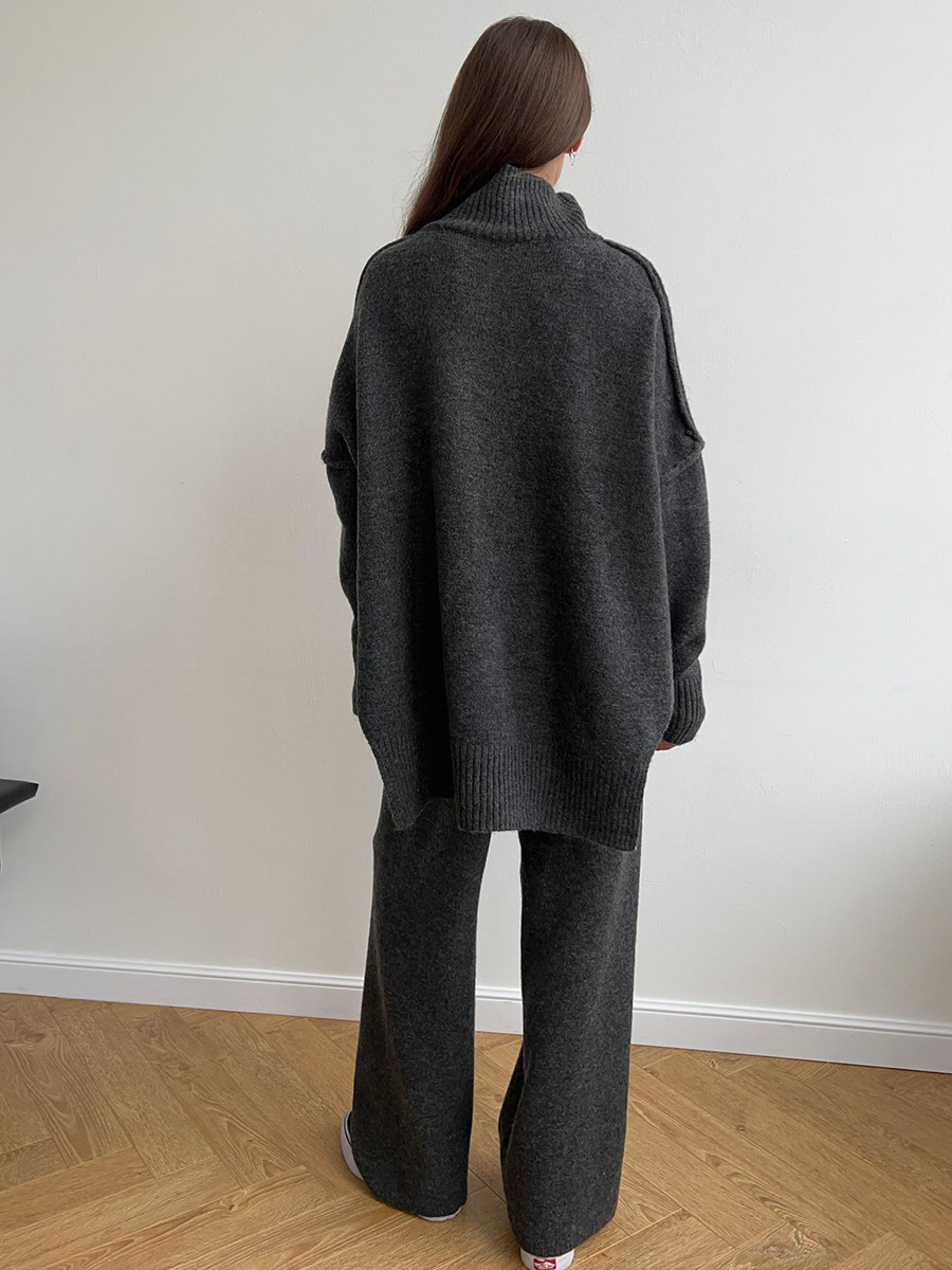 Hazel – lounge set van zachte knit met hoge col en wijde broek