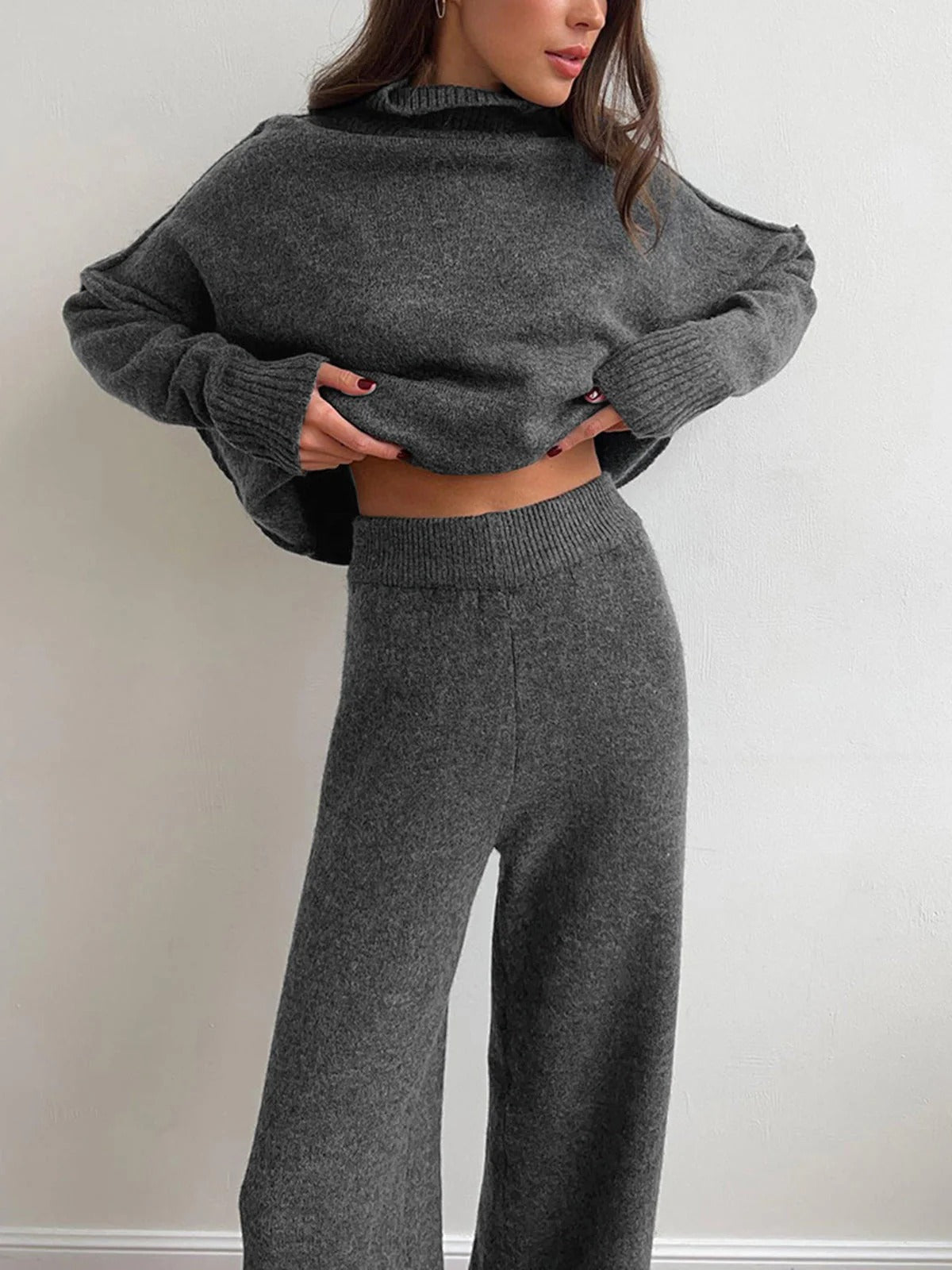 Élise – oversized lounge set met coltrui en wide-leg broek