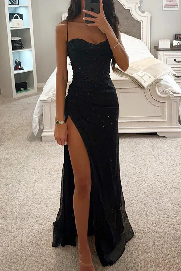 Femke – glitterjurk met elegante V-hals