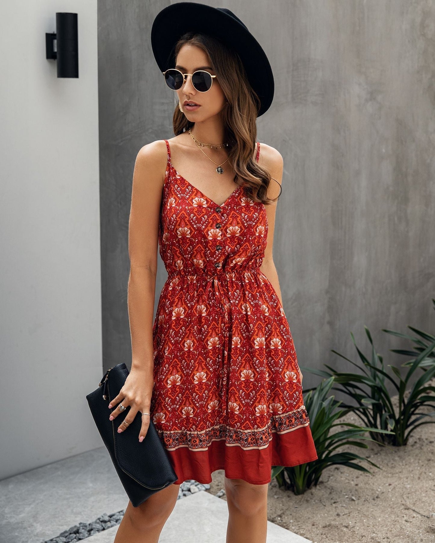 Elise – Mouwloze midi Zomerjurk met zachte bloemenprint
