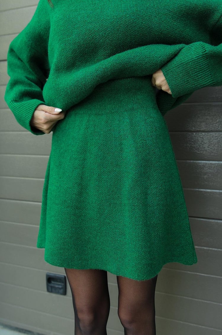 Léa – gebreide set met trui en minirok in zachte stof en casual fit