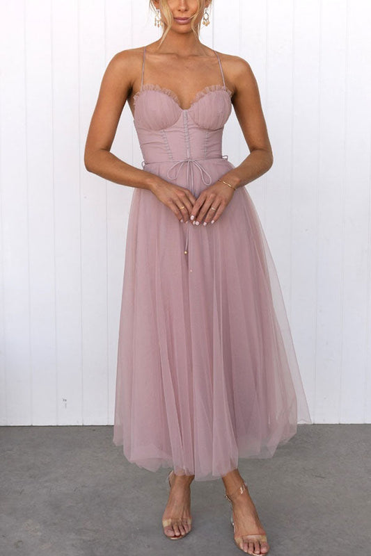 Elise – Zachtblauwe chiffon maxi-jurk met tulelaag en ronde hals