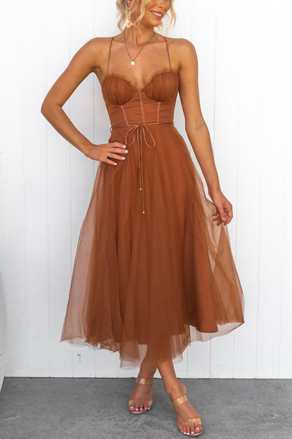 Elise – Zachtblauwe chiffon maxi-jurk met tulelaag en ronde hals