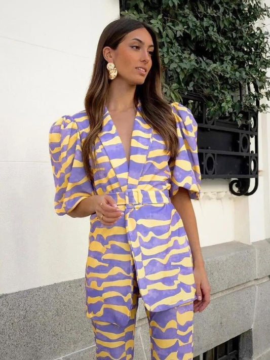 Nina – co-ord blazer set met pofmouwen in paars-gele zebra print