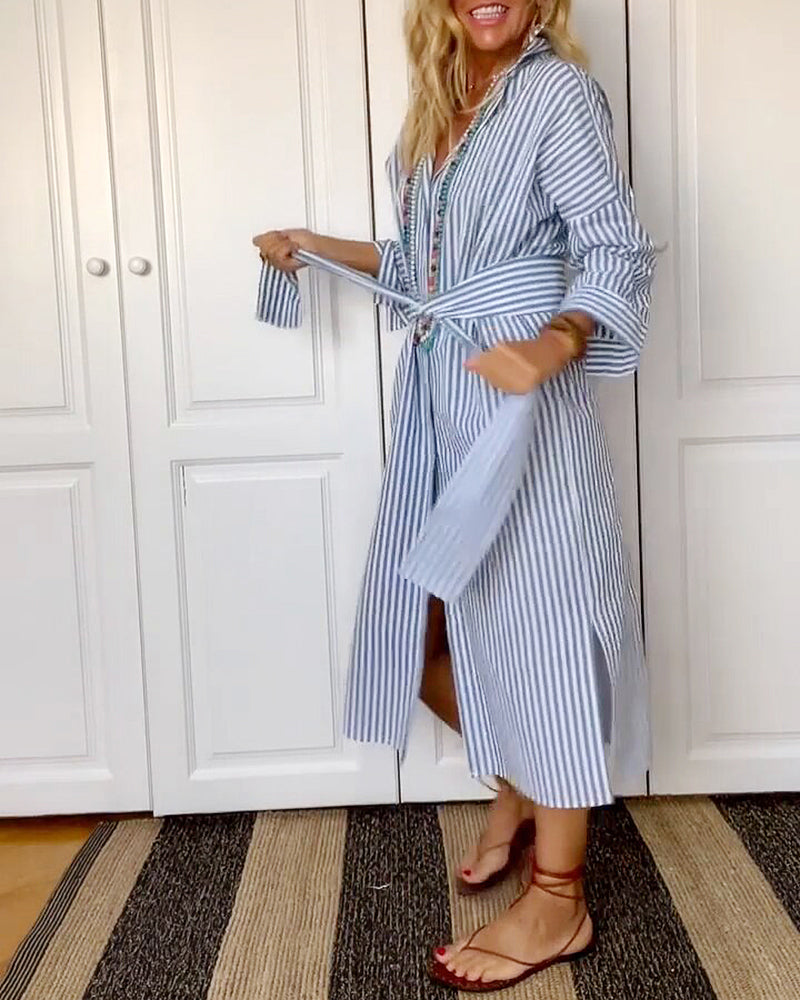 Elise – Gestreepte Blauwe Maxi Overhemd Jurk Met Tailleriem