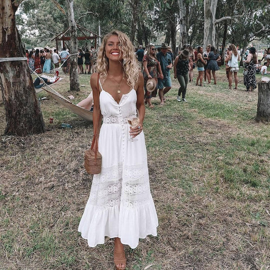 Elena – Witte maxi-jurk in boho stijl met wijde mouwen en broderie-accenten