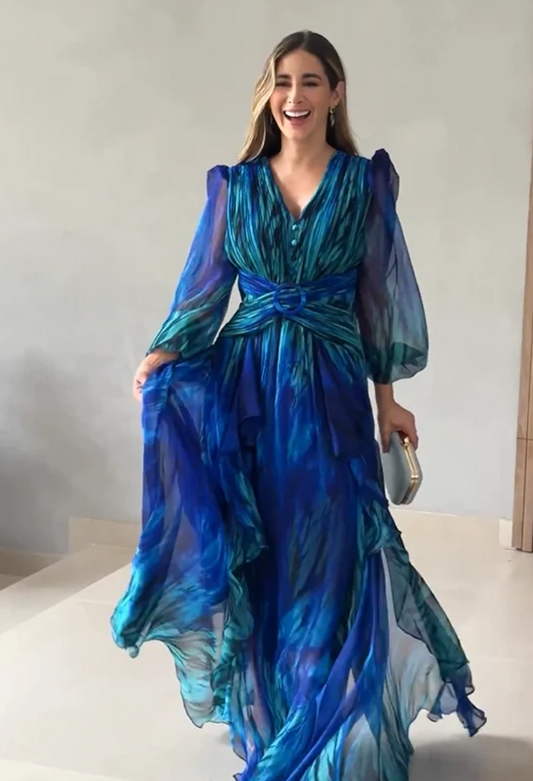 Evelyn – Blauwe zomer midi-jurk met lange mouwen en subtiele kraag