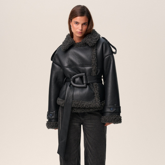 Avalon – shearling winterjas van faux leer met ceintuur en robuuste afwerking
