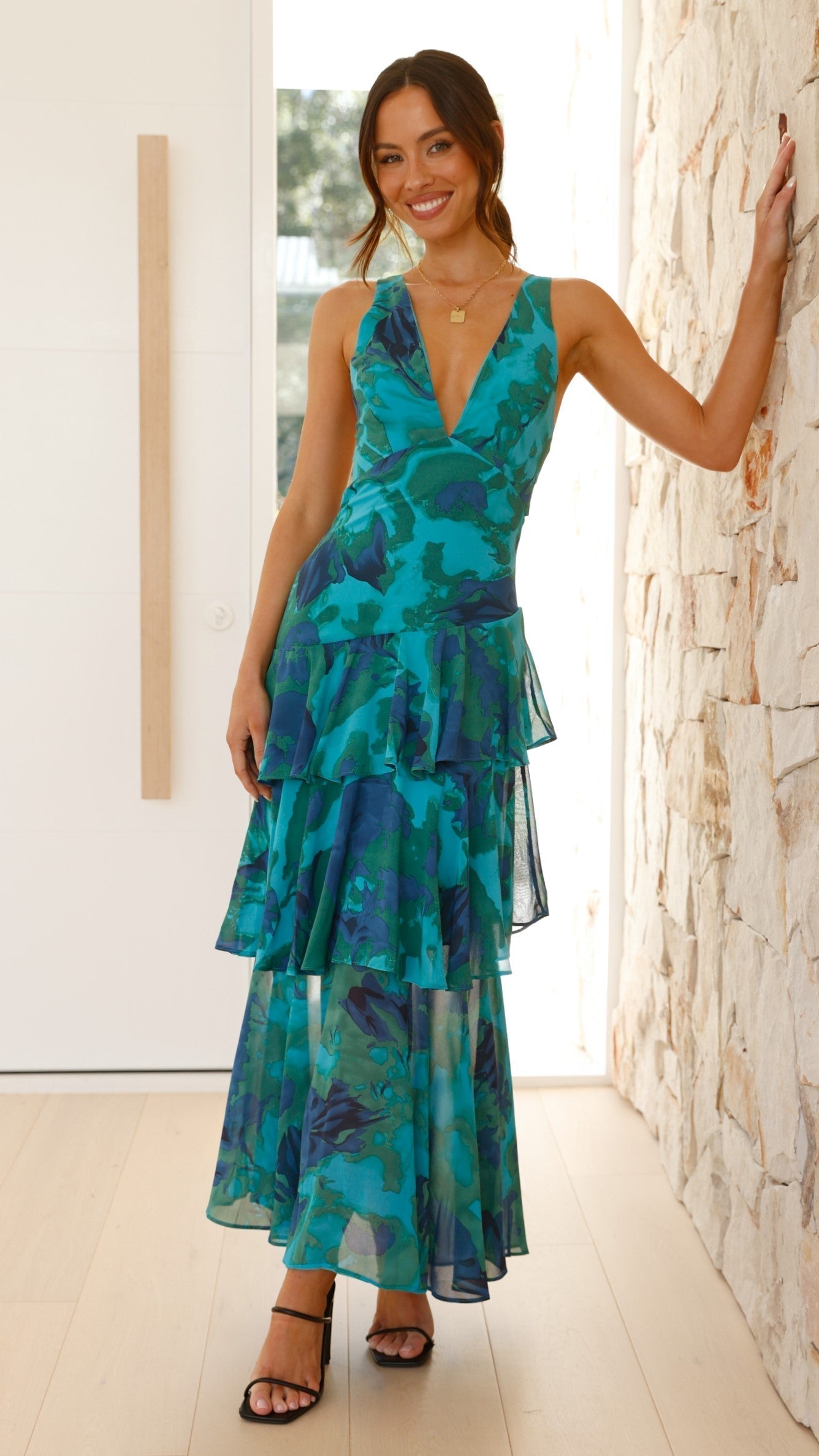 Eileen – maxi-jurk van chiffon met diepe V-hals en speelse lagen
