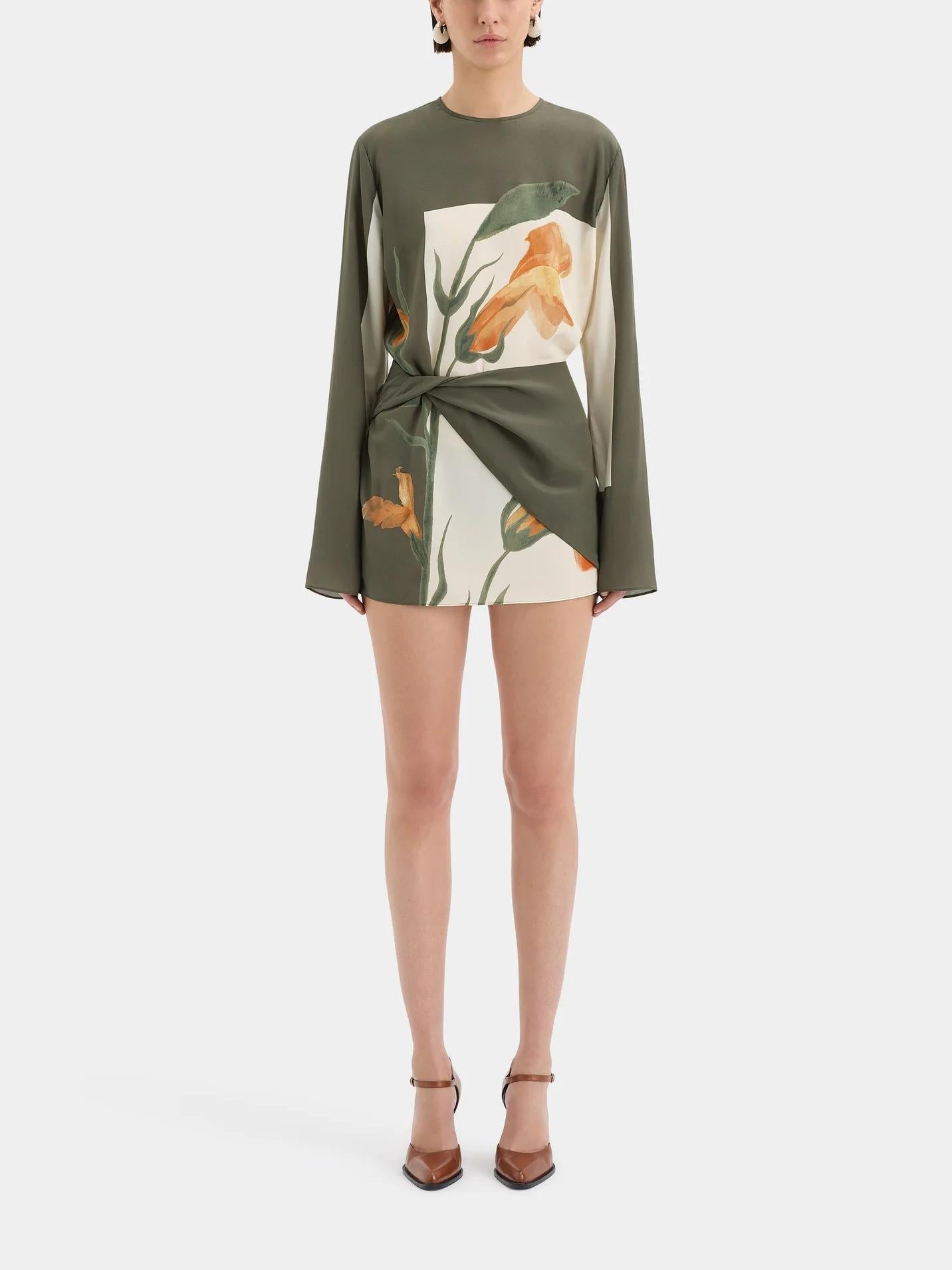 Isaline – Getailleerde Midi-jurk in luxe stof met zomerse print