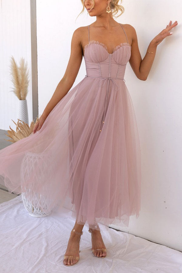 Elise – Zachtblauwe chiffon maxi-jurk met tulelaag en ronde hals
