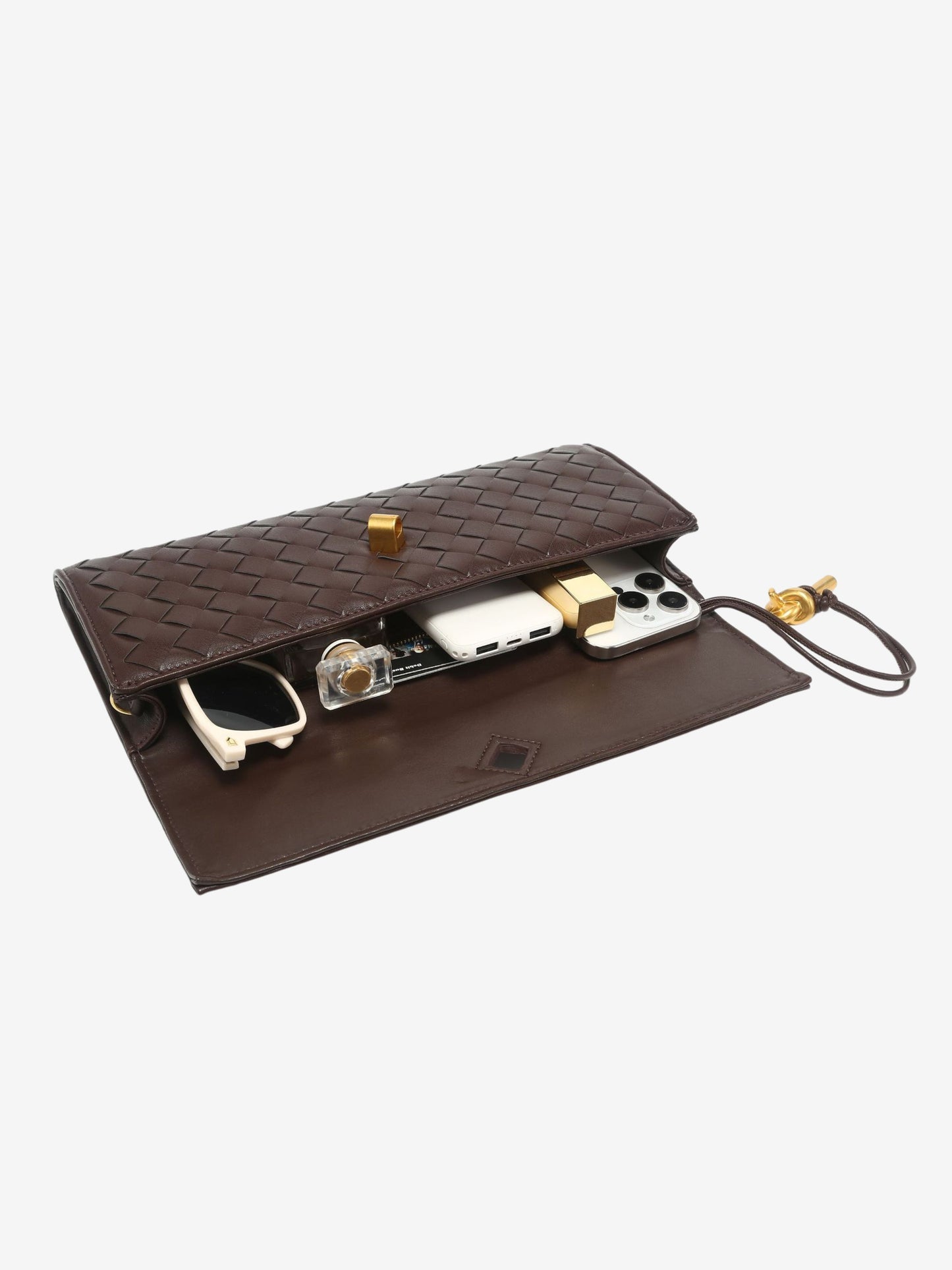 Clémence – Geweven Leren Crossbody Clutch Tas Met Gouden Knoop En Handvat