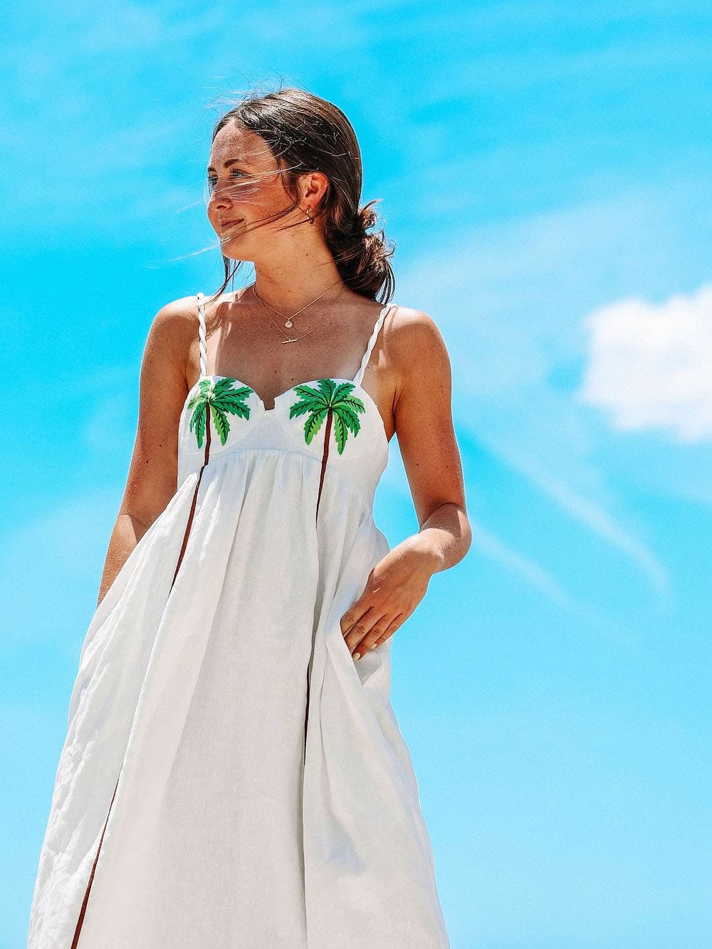 Luna - Luchtige Kantoenen Zomerjurk Met Palmboomdetail