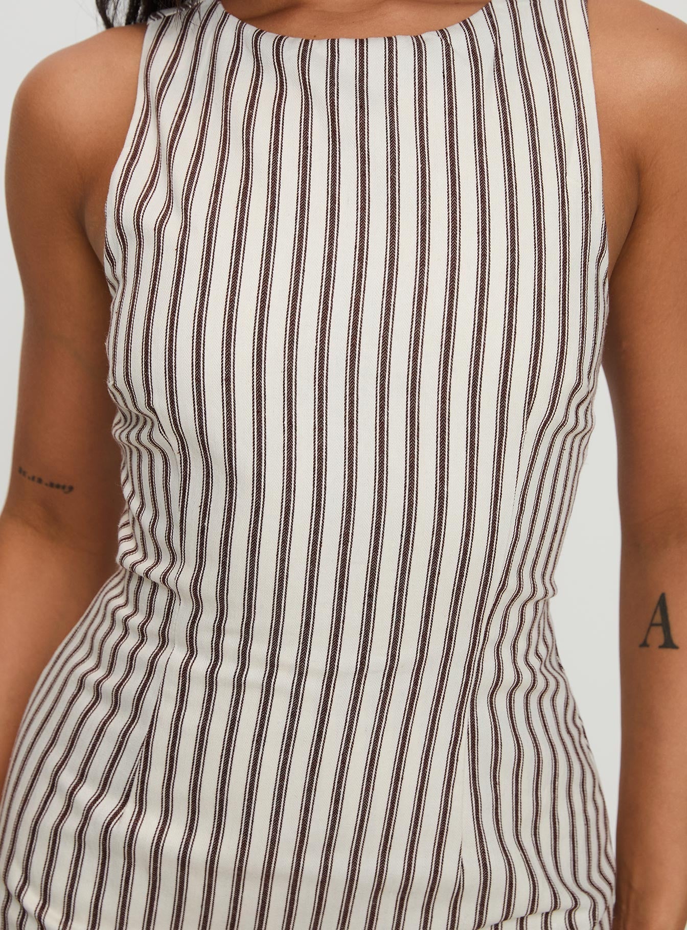 Mia  – Getailleerde Mini zomerjurk Met Streeppatroon En Rechte Hals