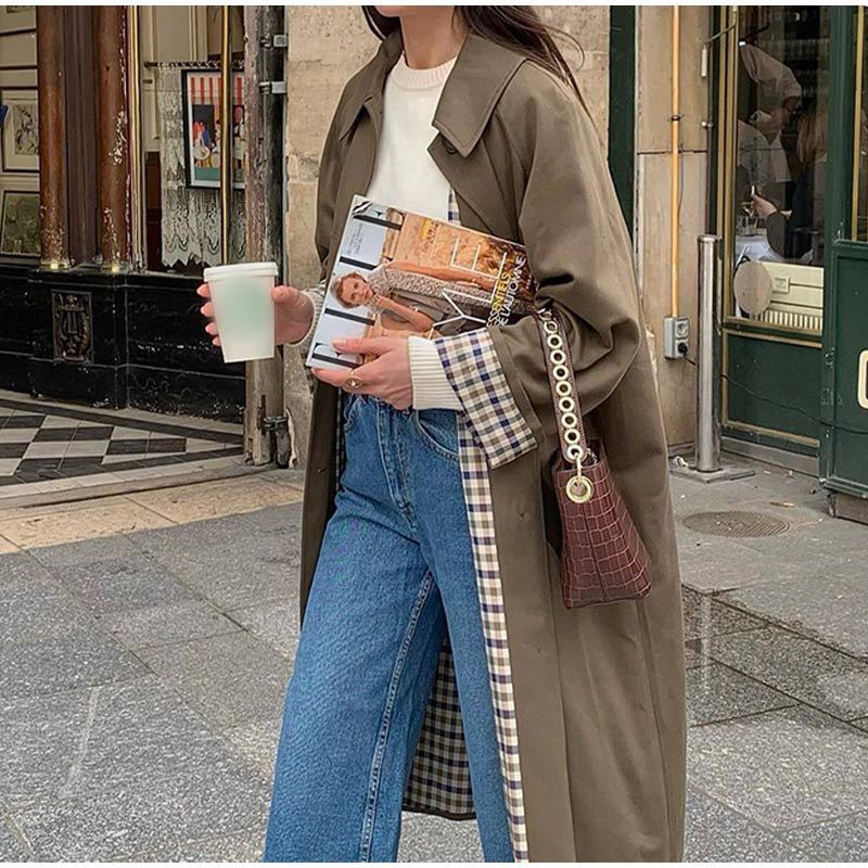 Noa – lange trenchcoat met ruitvoering en getailleerde pasvorm