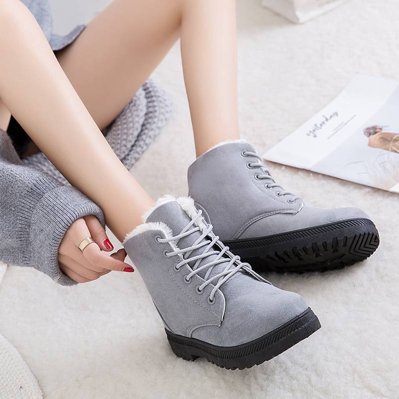 Victoire – suède enkellaarzen met antislip zool