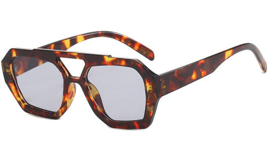 Nina – Oversized zonnebril met vierkant frame en UV-filter