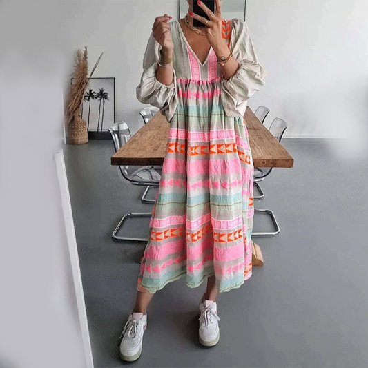 Yara – Boho katoenen maxi jurk met kleurrijk patroon en korte mouwen