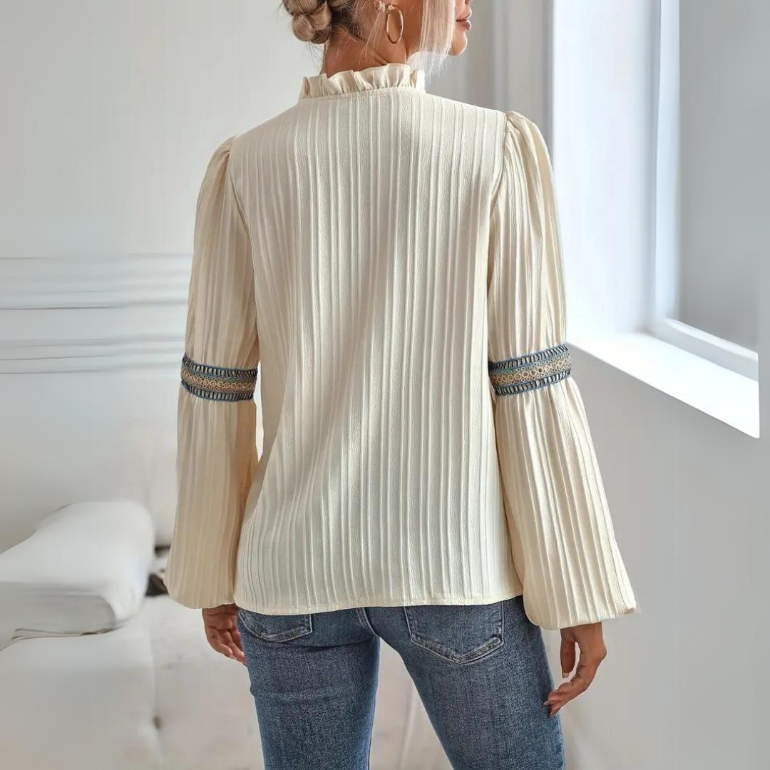 Angellica – Bescheiden Mouwblouse met Kant
