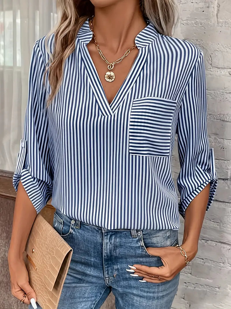 Camille - Luchtige Blouse met Tijdloos Streeppatroon en Flatterende V-hals