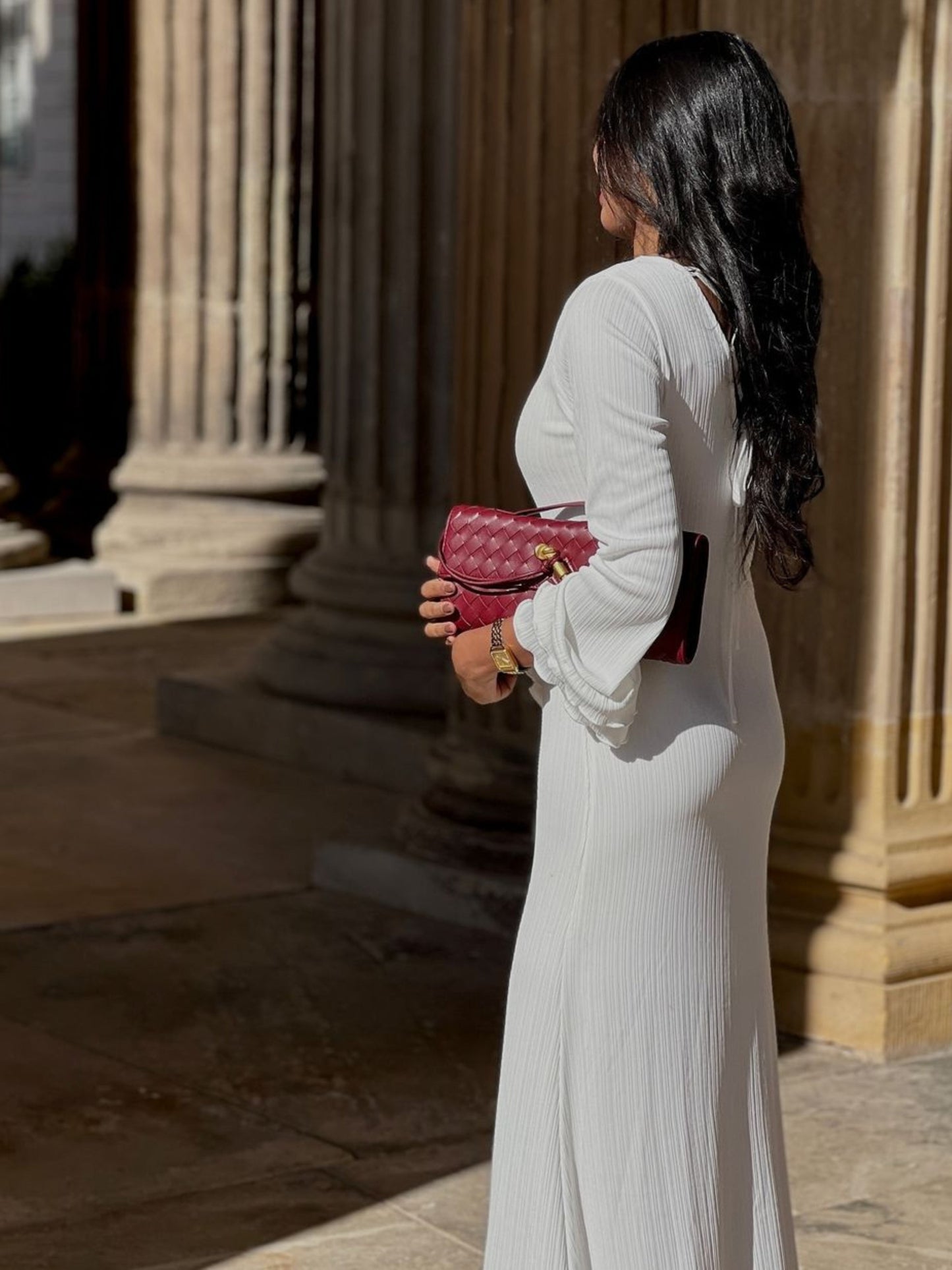 Clémence – Geweven Leren Crossbody Clutch Tas Met Gouden Knoop En Handvat
