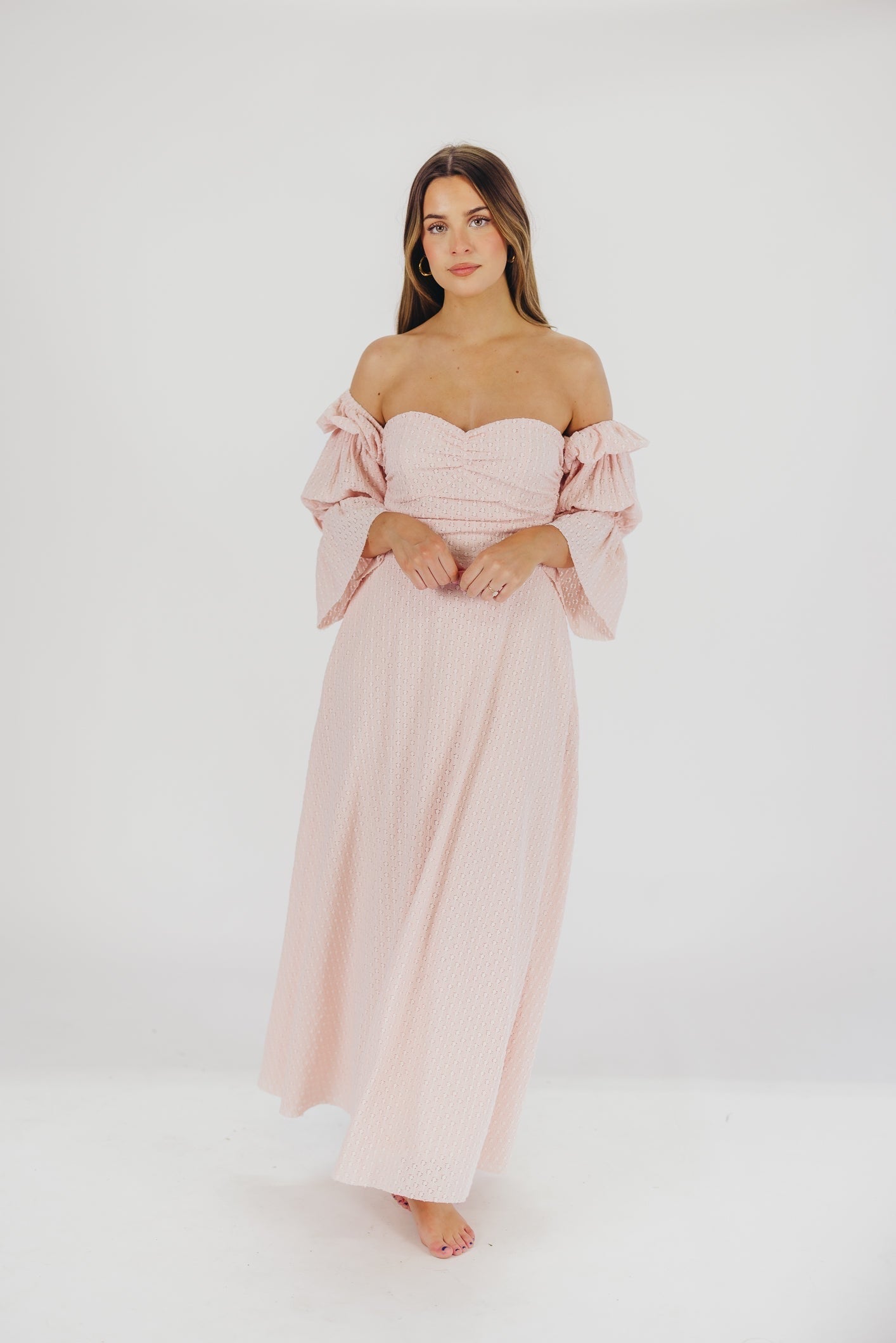 Maisie – Rusches maxi jurk met hartvormige hals en elastische taille