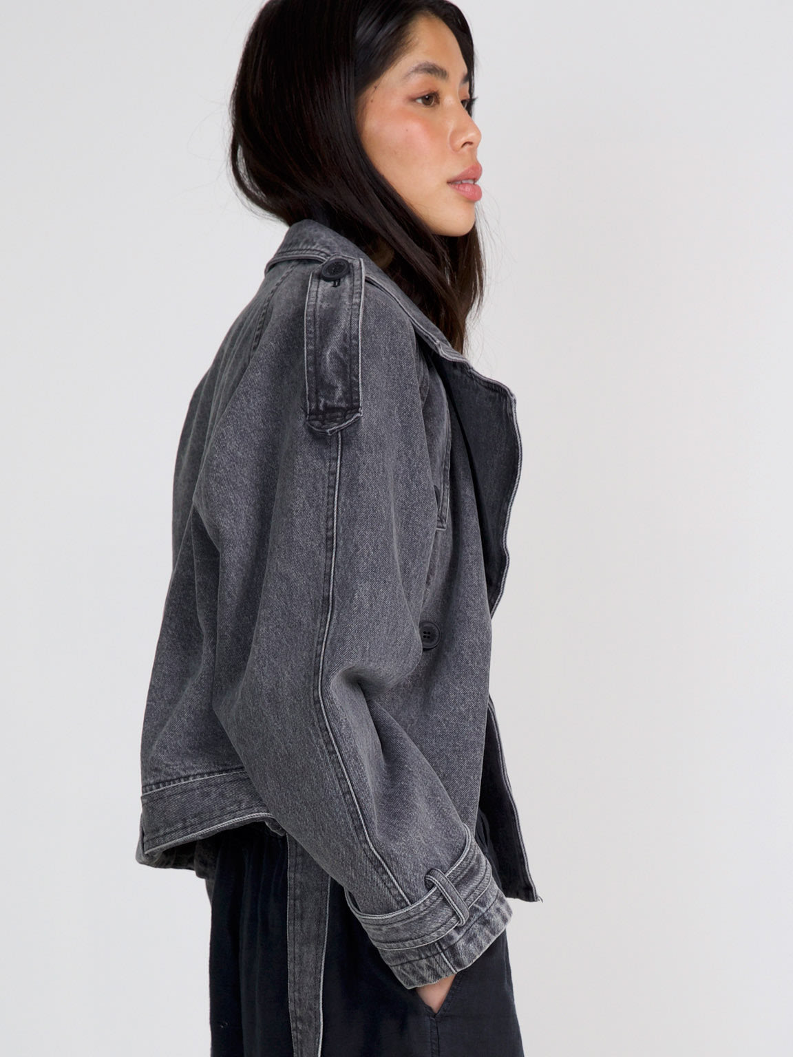 Debby - Korte Denim Trenchcoat met Riem & Knoopdetails