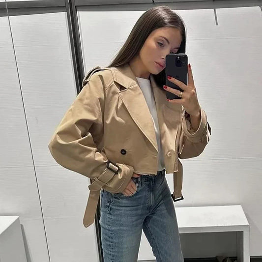 Élodie – lange trenchcoat met ceintuur en reverskraag