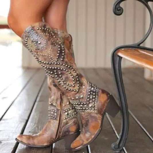 Joanne – hoge pu leren laarzen met studs en stevige hak