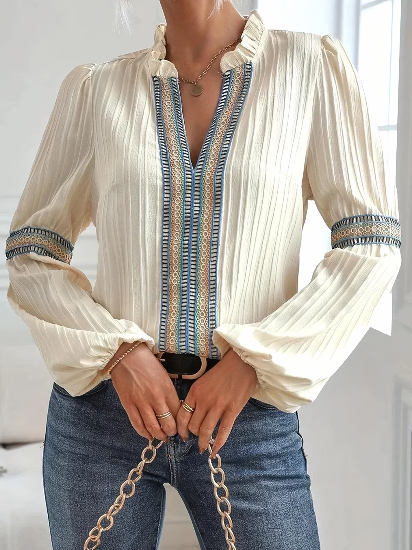 Clara – V-hals Damesblouse met Lange Mouwen