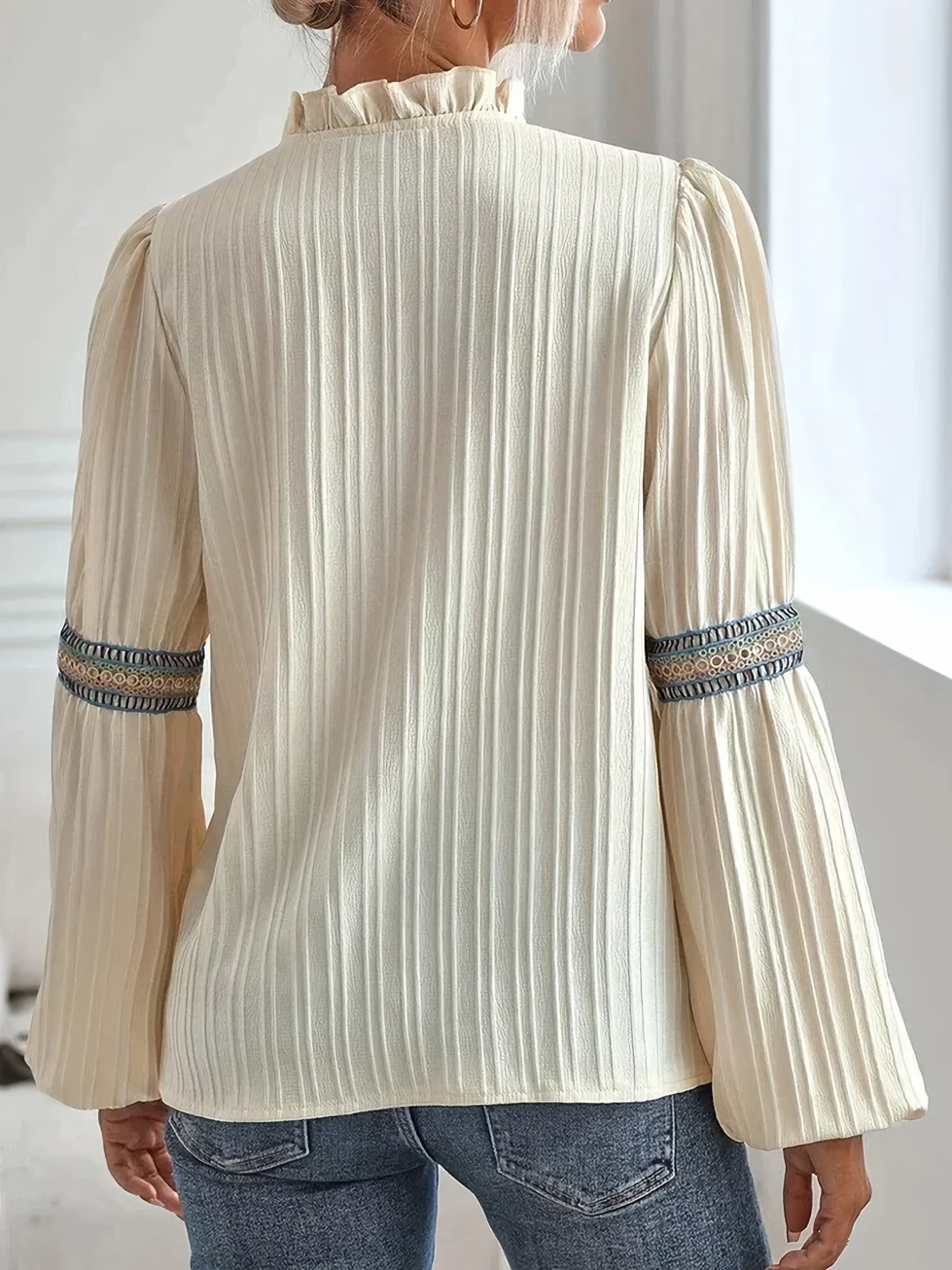 Clara – V-hals Damesblouse met Lange Mouwen