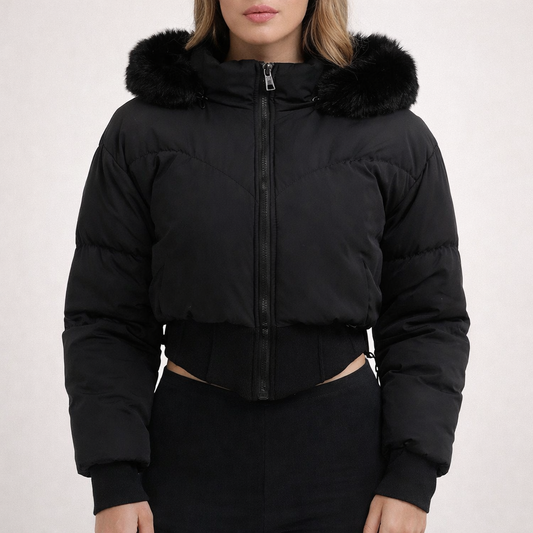 Romy – cropped donsjas met afneembare capuchon en kunstbontdetail