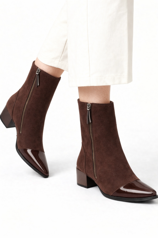 Noir – Glazende Enkellaarzen Met Suède Afwerking