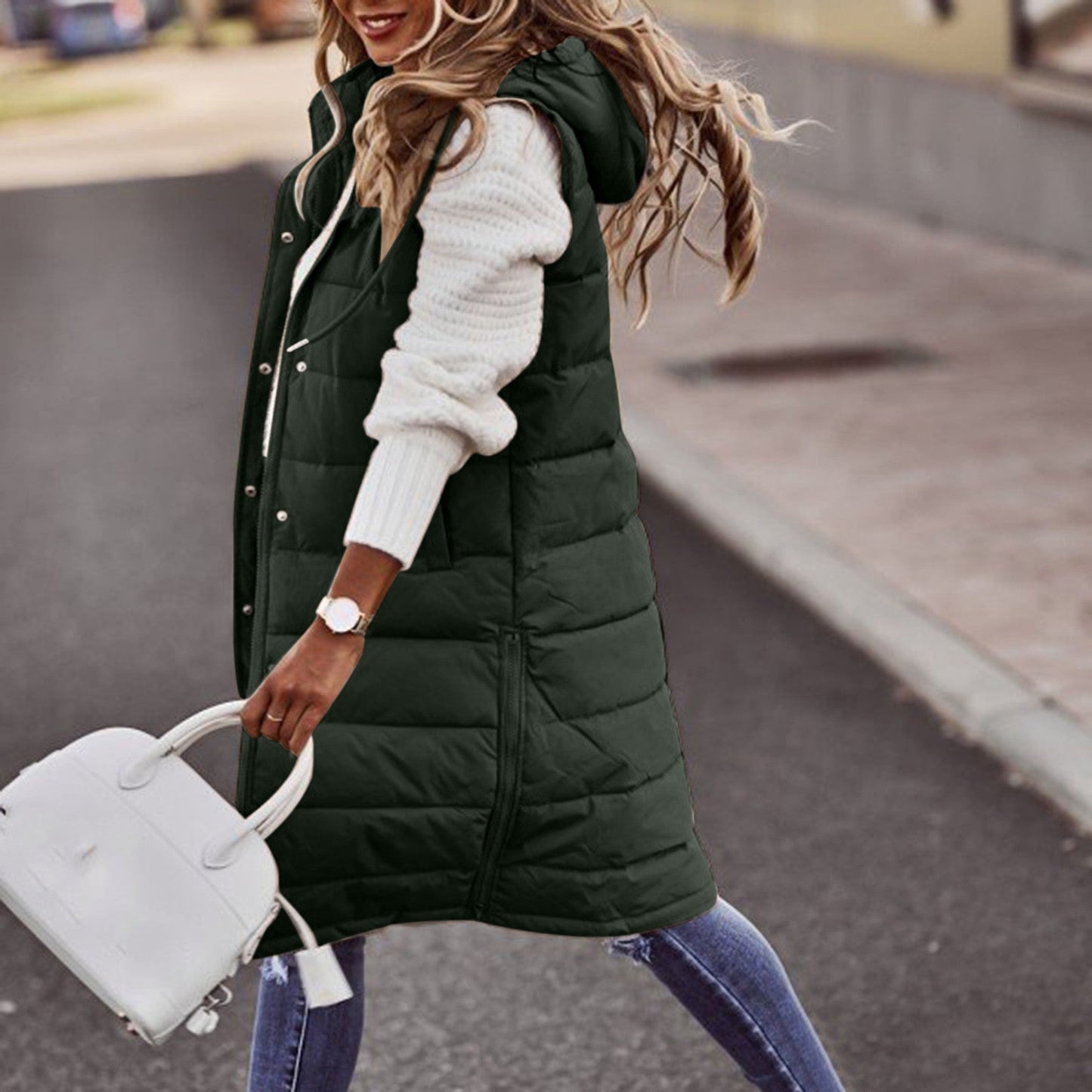 Camille – dames lange bodywarmer met capuchon en steppatroon