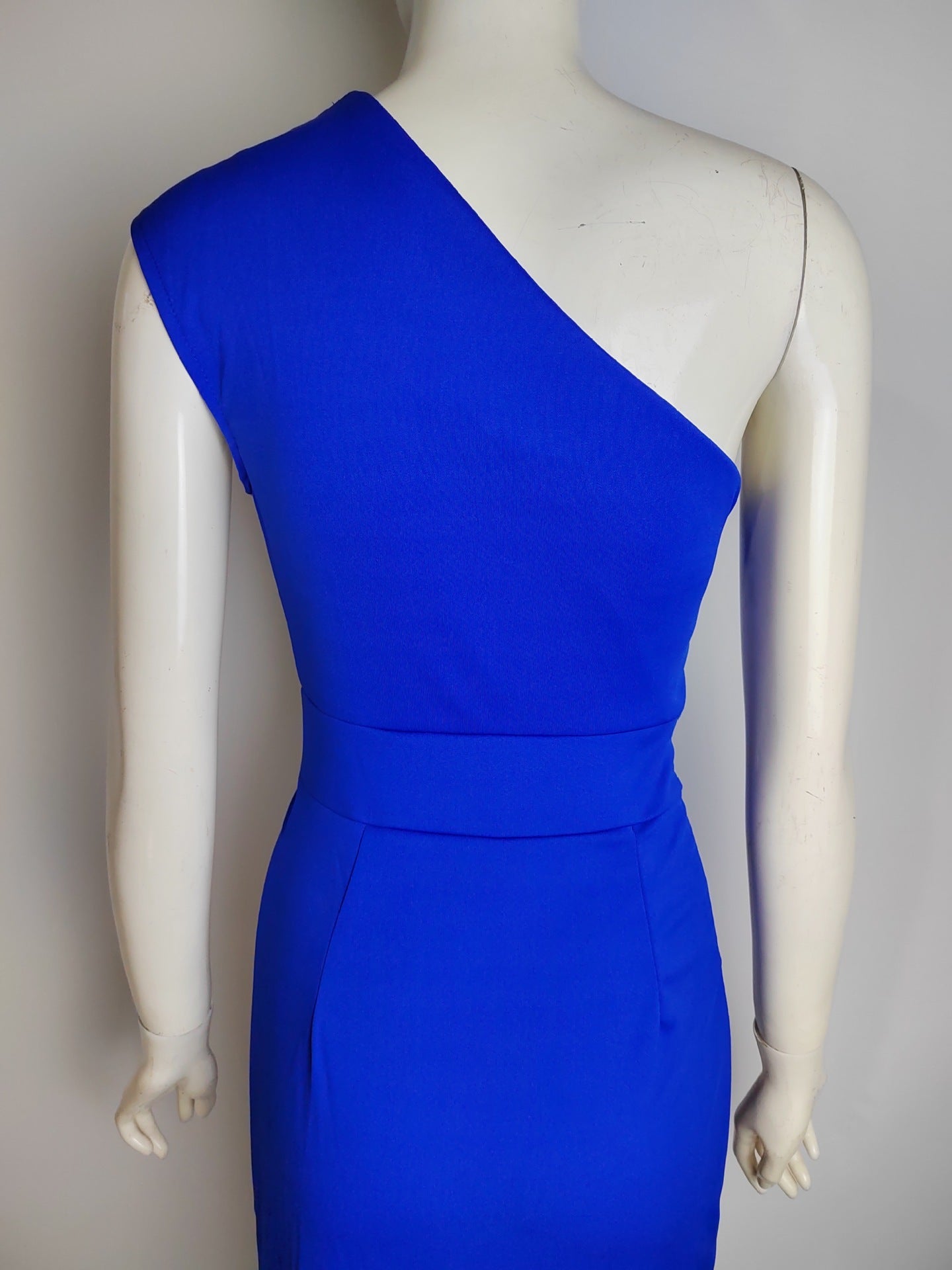 Alessia – Maxi Satijnen avondjurk met one-shoulder hoge split
