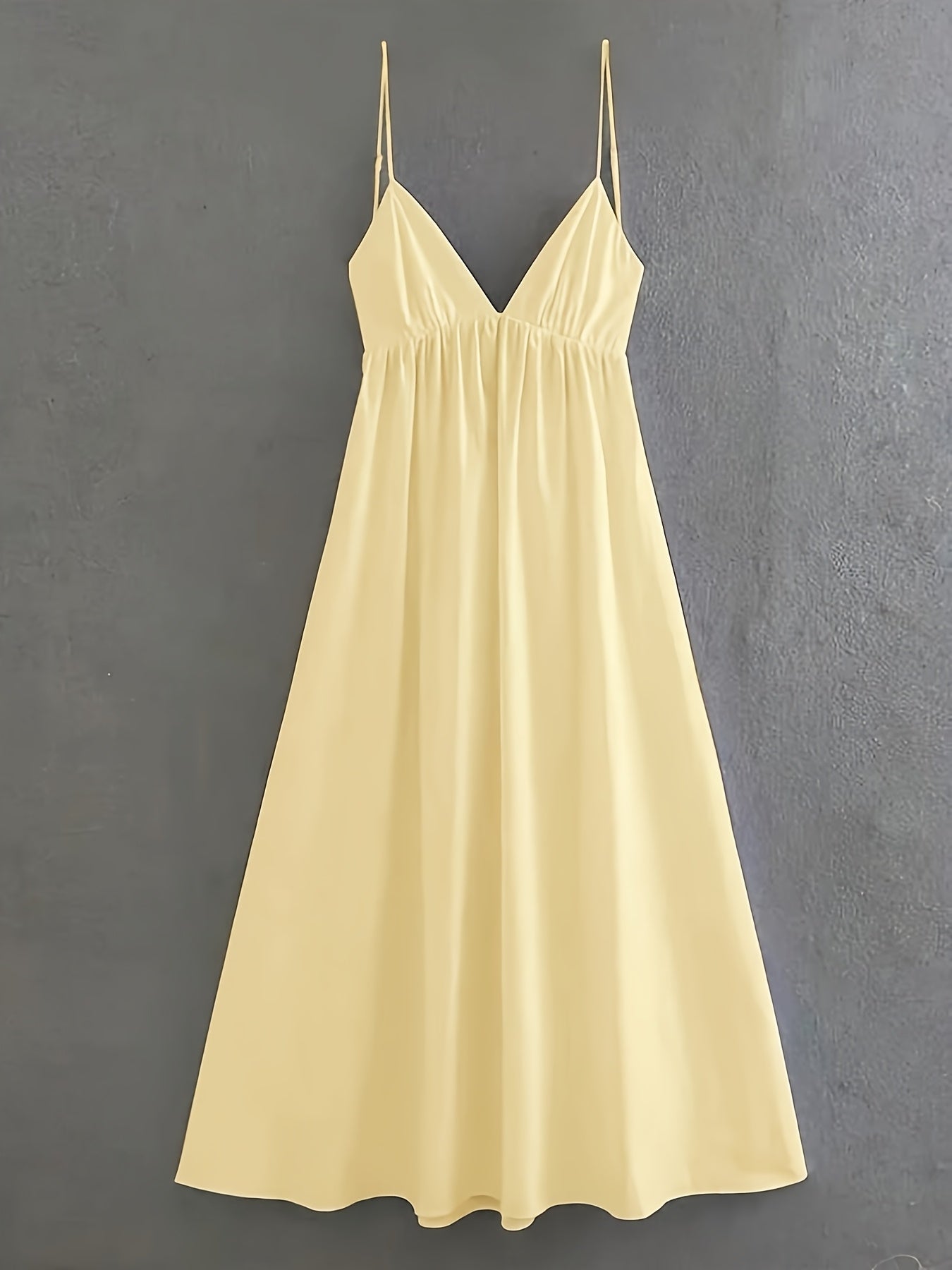 Emma – Gele V-hals Midi Zomer Jurk Met Open Rug