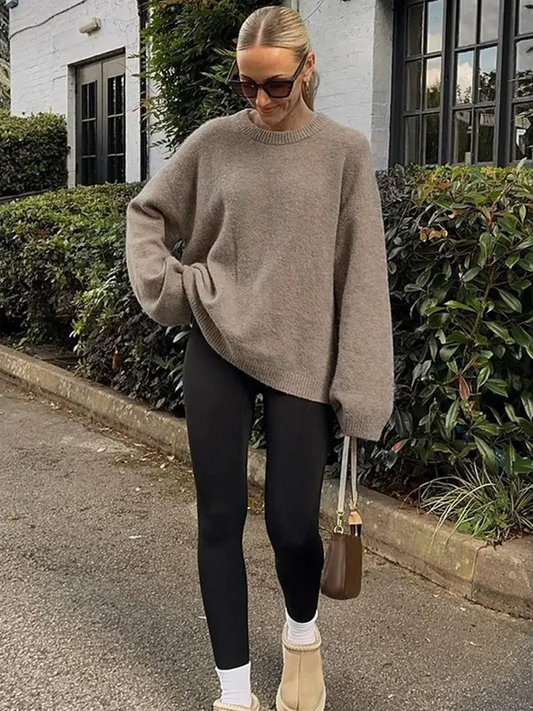 Femke – fluffy gebreide trui met ronde hals en oversized pasvorm
