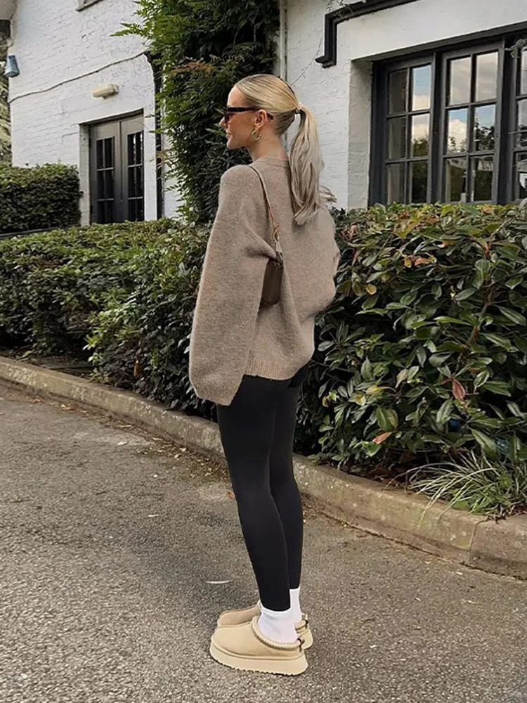 Femke – fluffy gebreide trui met ronde hals en oversized pasvorm