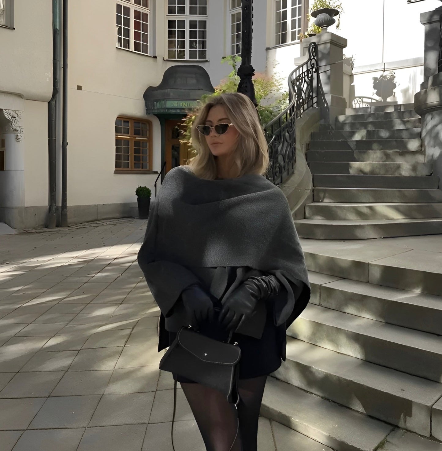Celine – elegante dames cape jas met mid-length snit