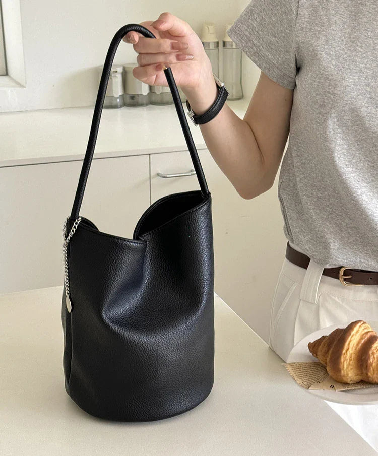 Liv – retro bucket schoudertas van zacht kunstleer