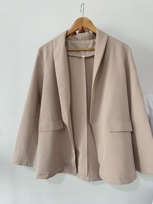 Jaylen – getailleerde damesblazer met stretch en elegante pasvorm