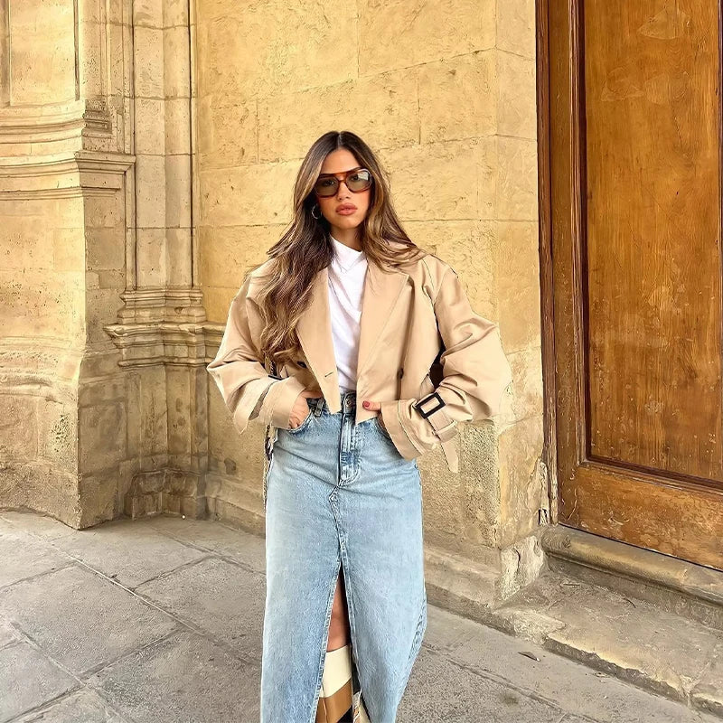 Élodie – lange trenchcoat met ceintuur en reverskraag