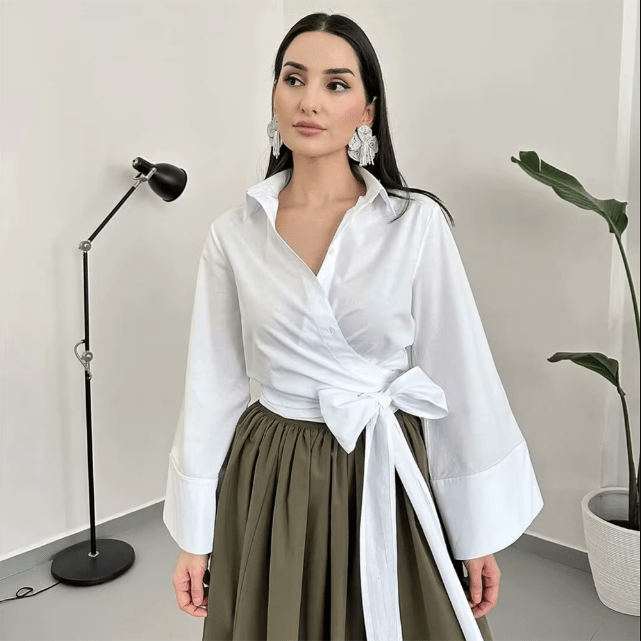 Rika – Kimono-blouse met strikceintuur en wijde mouwen