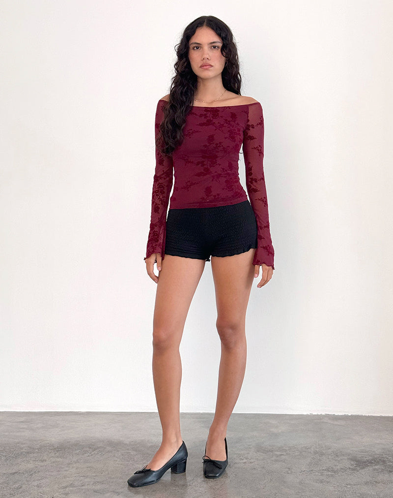 Alina – Mesh top met bloemenmotief lange mouwen en scoop halslijn