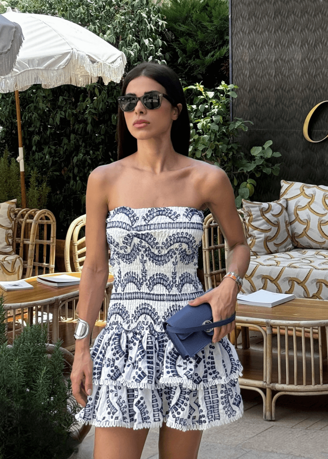 Santorini – Mouwloze zomerjurk met  borduurwerk en gelaagde rok